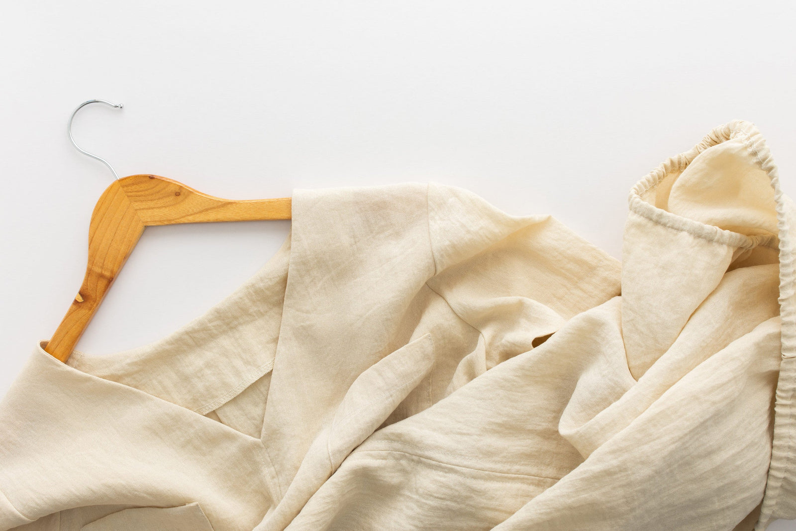 Vêtements en lin pour homme : l’allié incontournable de l’été