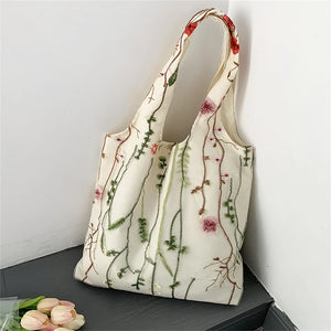 sac de plage décoré avec broderies